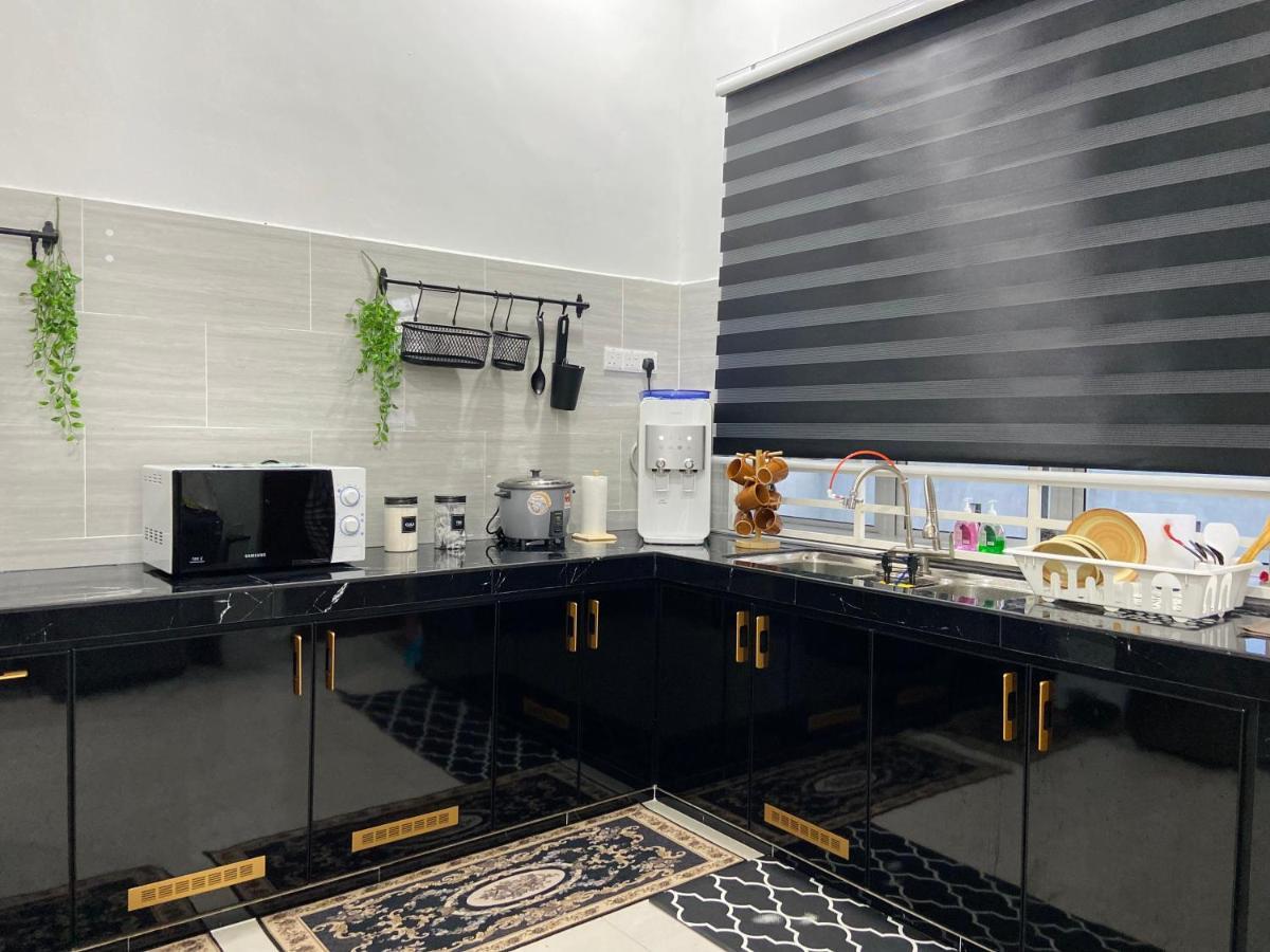 De Jara Guesthouse Dungun For Malay Екстер'єр фото