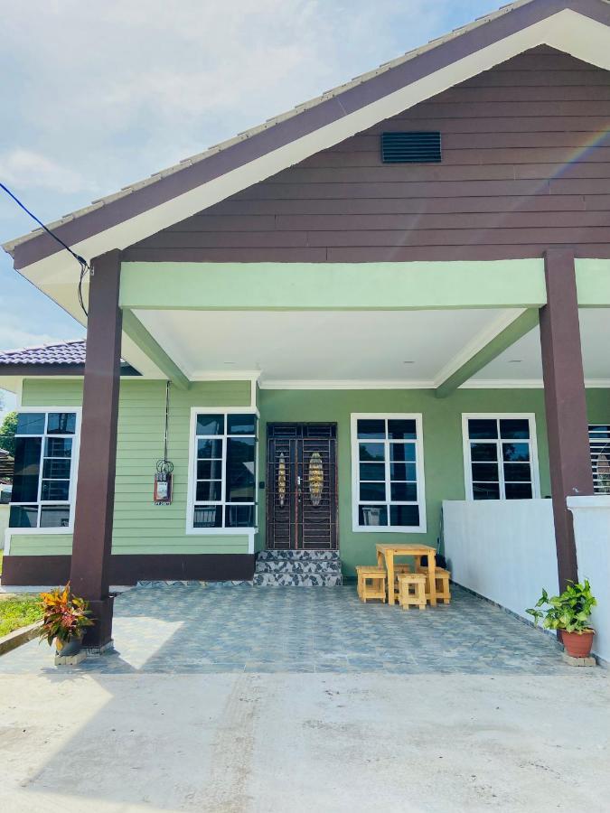De Jara Guesthouse Dungun For Malay Екстер'єр фото